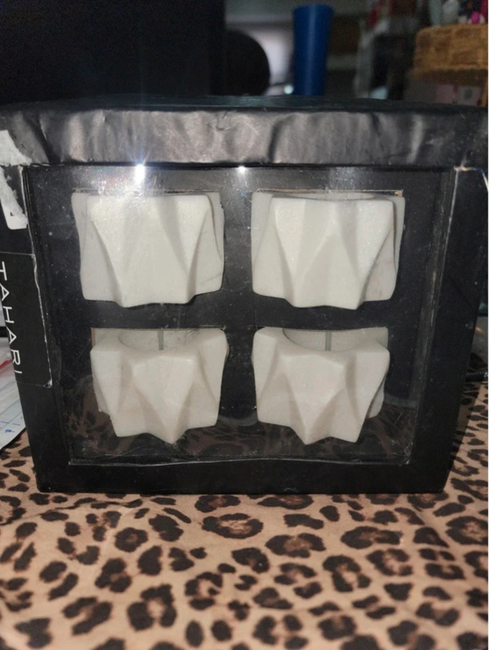 Tahari set of 4 napkin rings